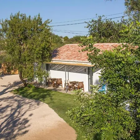 Alojamento de Turismo Rural Monte Oliva - *